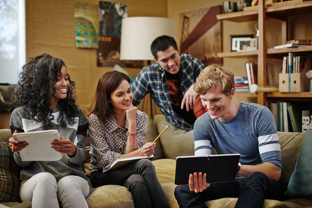 samsung-galaxy-notepro-and-tabpro-lifestyle-images-5-52 Tablety Samsung z serii GALAXY NotePRO i TabPRO wyznaczają nowe reguły gry w swojej kategorii